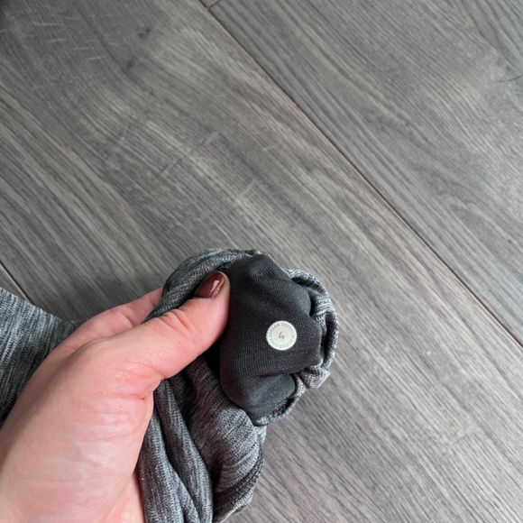 Lululemon grey align size 4, 25" inseam casual comfy leggings - Picture 2 of 2